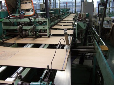 ▲小金井工場 製袋機