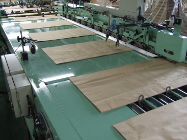 ▲小金井工場 ヒートシールミシン機